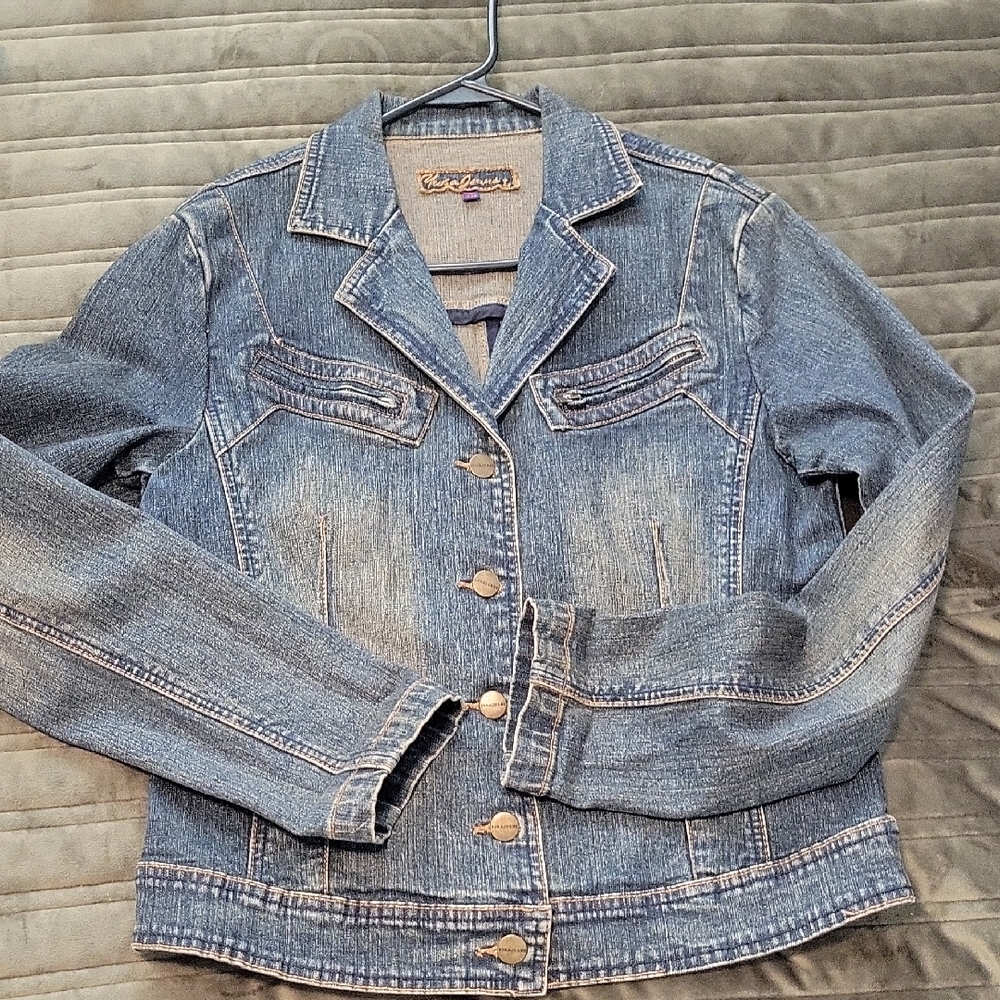 Yuka Jeans Women's Denim Jacket - Picture 7 of 10